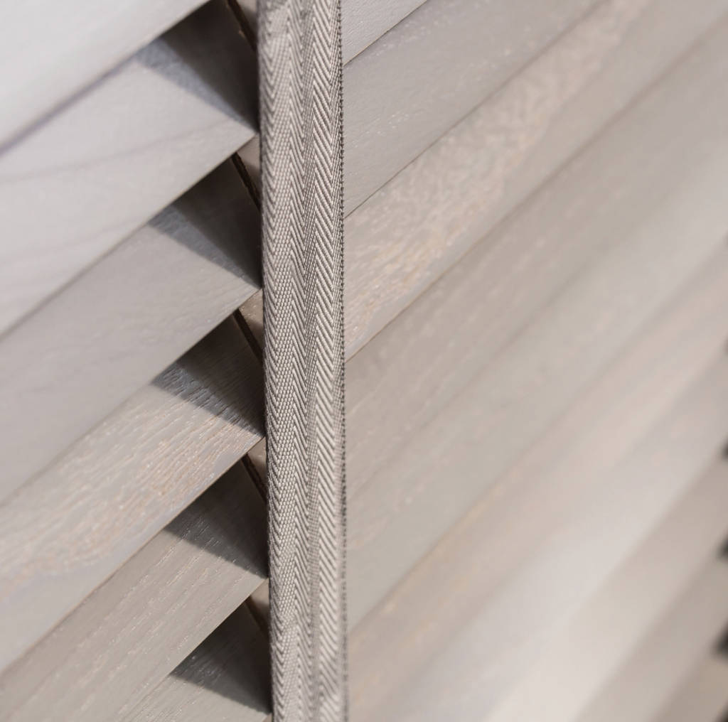 Luxury Wooden Venetian Venetian Blinds with Dove Tape