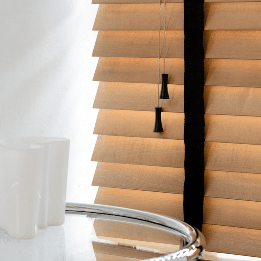 Venetian Blinds with Tapes Venetian Blinds