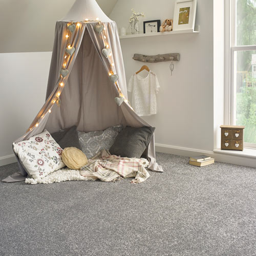 Synthetic Life-tec fibre carpet in girls bedroom